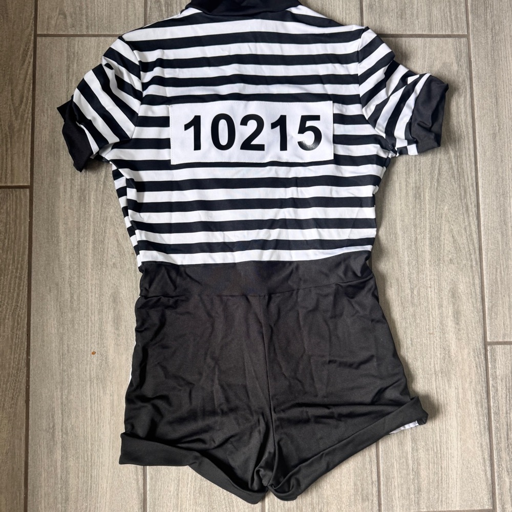 Guilty Inmate Costume Set - Picture 3 of 3